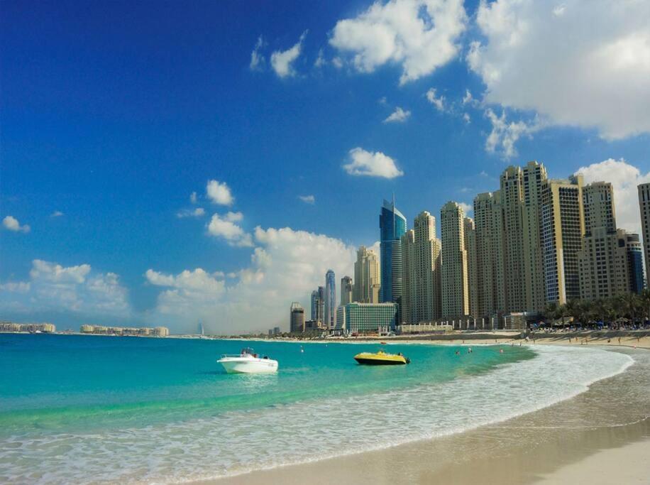 La Buena Vida Holiday Homes - Beach Front Very Spacious, Luxe And Modern 3 Bedroom With Full Kitchen In Jbr , 3 Min To The Jbr Beach Dubai Marina And Tram Station ภายนอก รูปภาพ