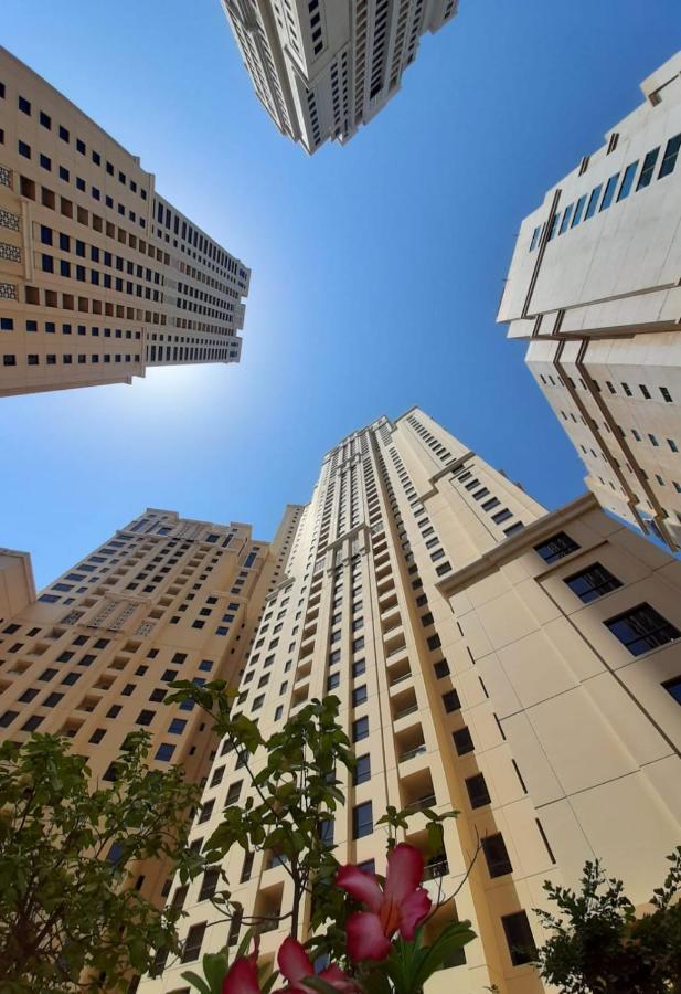 La Buena Vida Holiday Homes - Beach Front Very Spacious, Luxe And Modern 3 Bedroom With Full Kitchen In Jbr , 3 Min To The Jbr Beach Dubai Marina And Tram Station ภายนอก รูปภาพ
