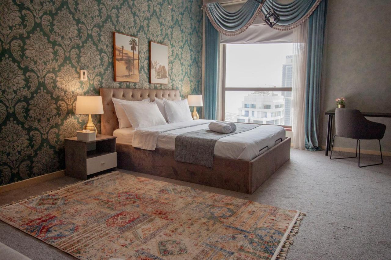La Buena Vida Holiday Homes - Beach Front Very Spacious, Luxe And Modern 3 Bedroom With Full Kitchen In Jbr , 3 Min To The Jbr Beach Dubai Marina And Tram Station ภายนอก รูปภาพ