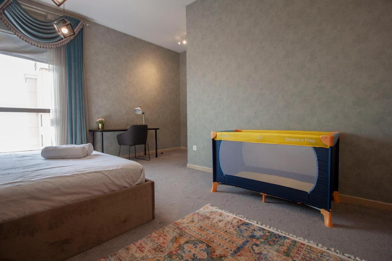 La Buena Vida Holiday Homes - Beach Front Very Spacious, Luxe And Modern 3 Bedroom With Full Kitchen In Jbr , 3 Min To The Jbr Beach Dubai Marina And Tram Station ภายนอก รูปภาพ